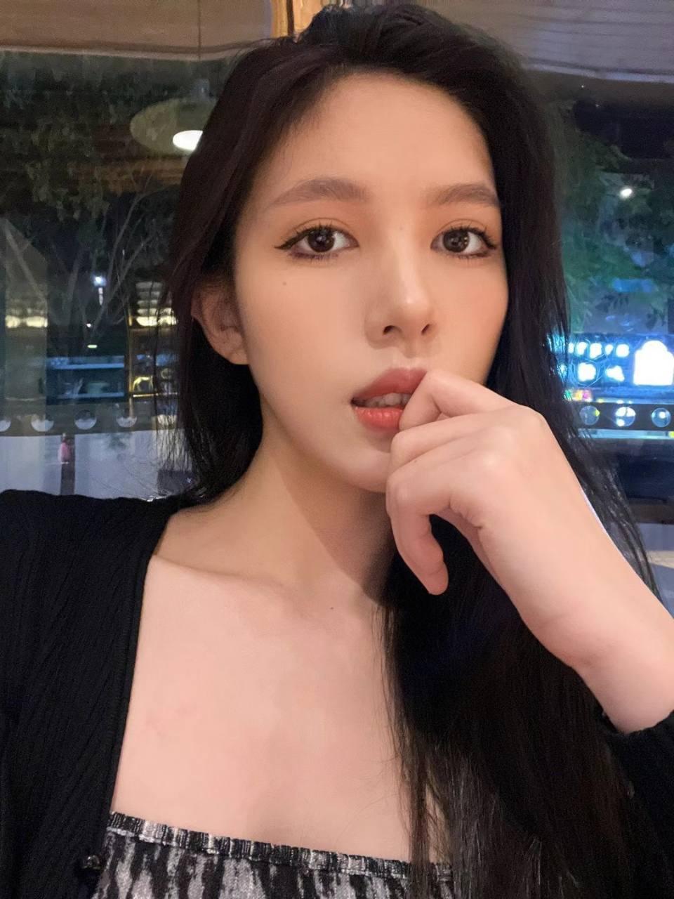 鹤鸣茶社，时光里的竹椅与我的故事